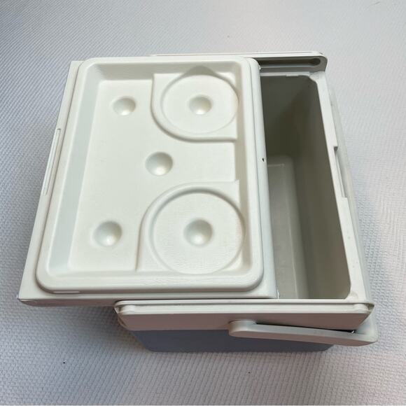 Coleman 5205 Flip Lid 5 Quart Personal Mini Cooler/Lunch Box - Picture 6 of 9